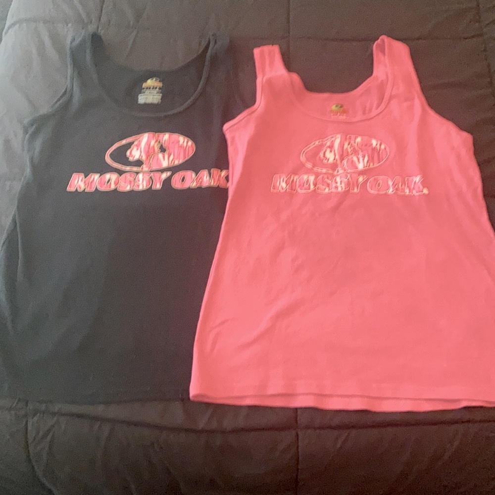 Size large mossy oak hot pink and black tank tops set of two